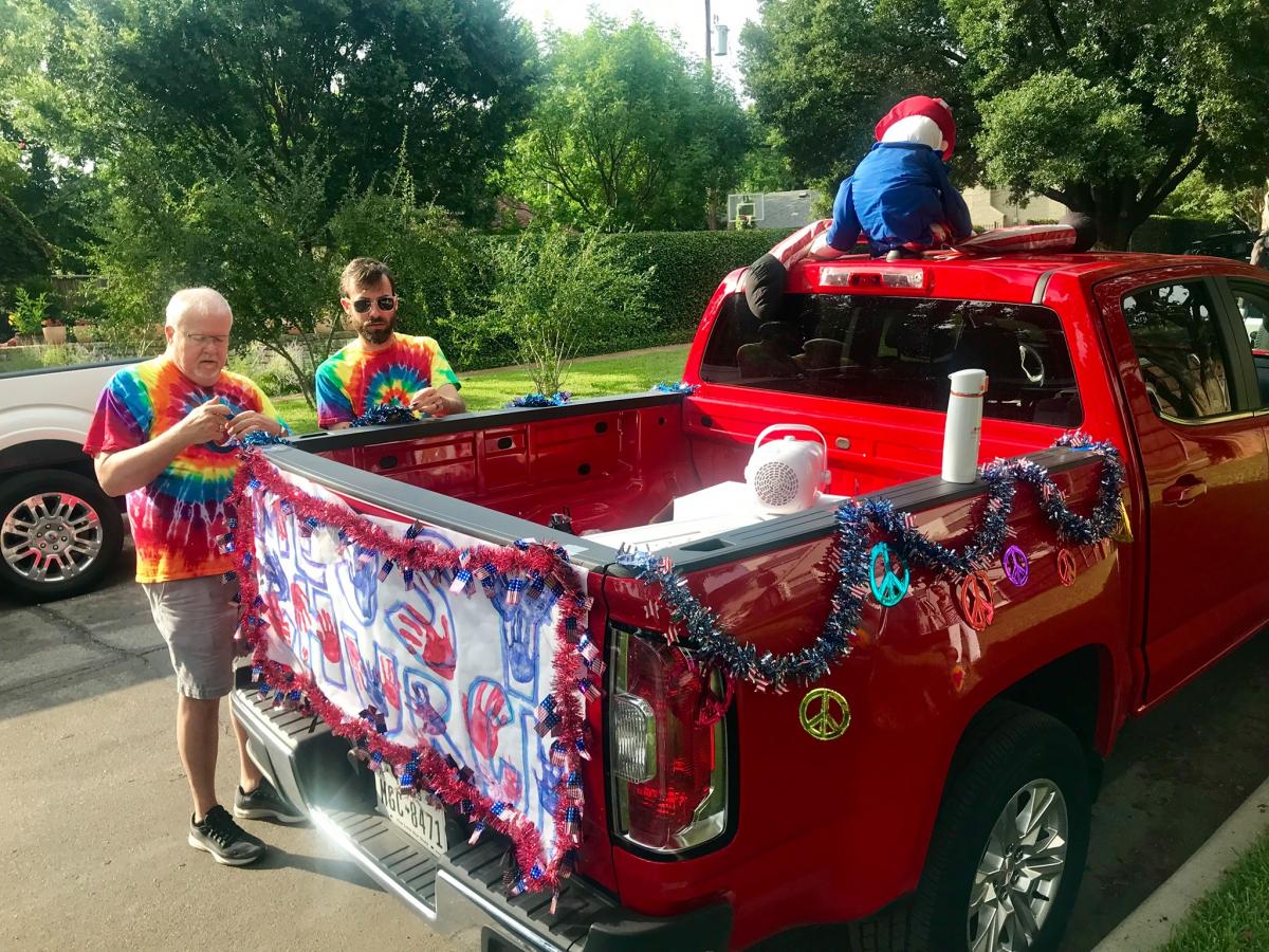 betsy parade 01.jpg